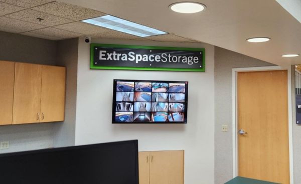 Extra Space Storage - 3812 - Scottsdale - Alma School Rd - 26520 North Alma School Road