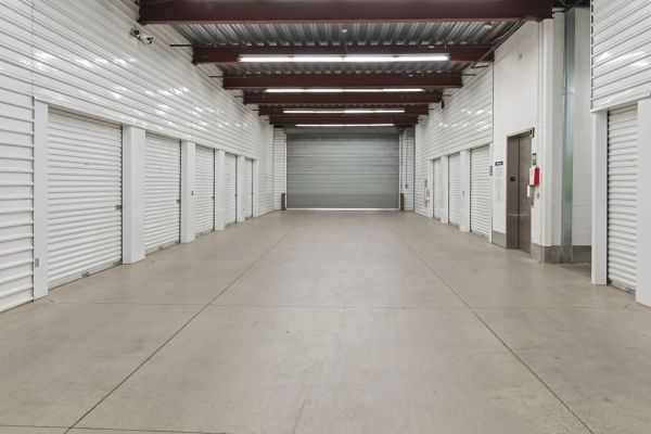 Extra Space Storage - 3813 - Glendale - Behrend Dr - 6218 West Behrend Drive
