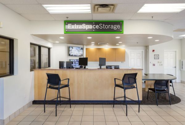Extra Space Storage - 3815 - Cave Creek - Black Mountain Pkwy - 34215 North Black Mountain Parkway