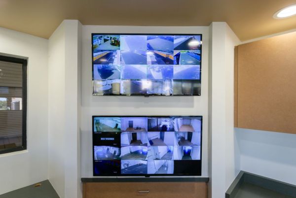Extra Space Storage - 3815 - Cave Creek - Black Mountain Pkwy - 34215 North Black Mountain Parkway