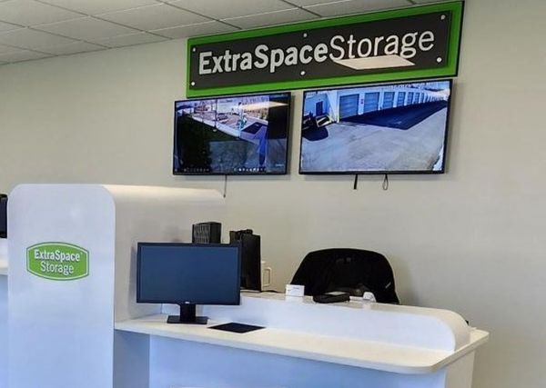 Extra Space Storage - 3837 - Freehold - Gibson Pl - 80 Gibson Place