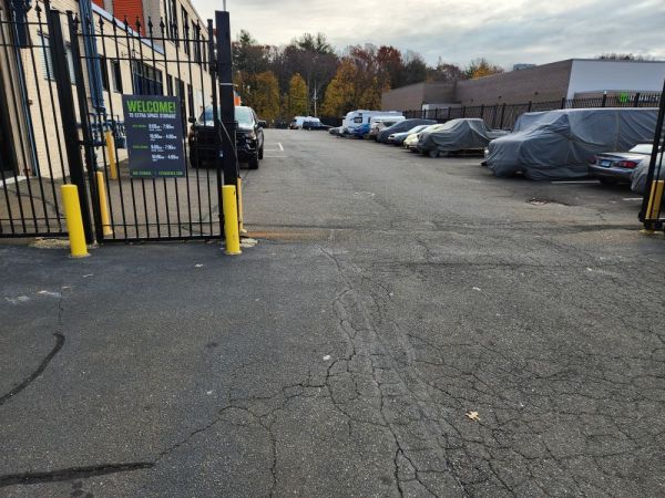 Extra Space Storage - 3930 - Hamden - Dixwell Ave - 1315 Dixwell Avenue