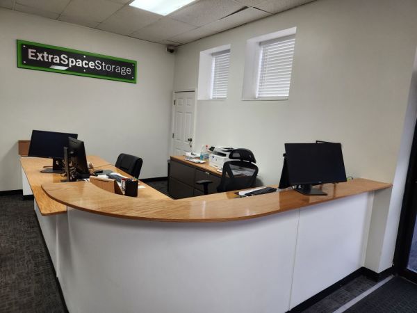 Extra Space Storage - 3930 - Hamden - Dixwell Ave - 1315 Dixwell Avenue
