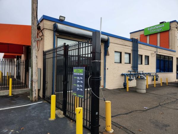 Extra Space Storage - 3930 - Hamden - Dixwell Ave - 1315 Dixwell Avenue