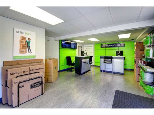 Extra Space Storage - 8016 - Riverside - Mission Blvd - 5910 Mission Boulevard