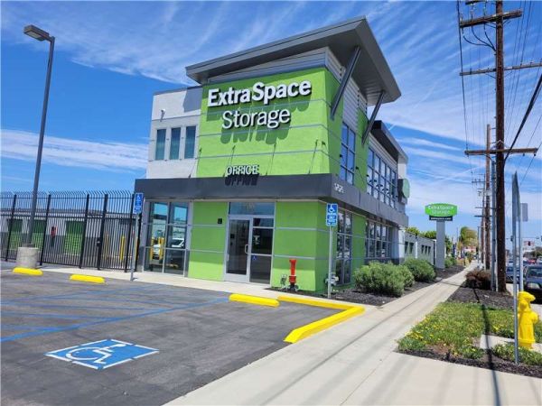 Extra Space Storage - 1009 - Gardena - S Western Ave - 17575 South Western Avenue
