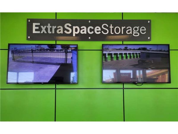 Extra Space Storage - 1009 - Gardena - S Western Ave - 17575 South Western Avenue