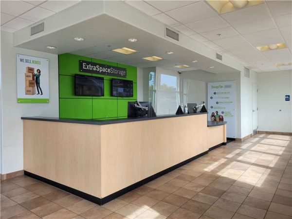 ESS - Gardena - S Western Ave - 17575 South Western Avenue