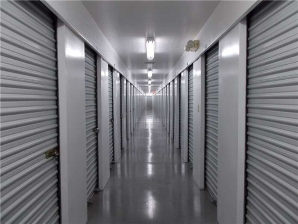 Extra Space Storage - 0822 - Phoenix - N 32nd St - 10815 North 32nd Street