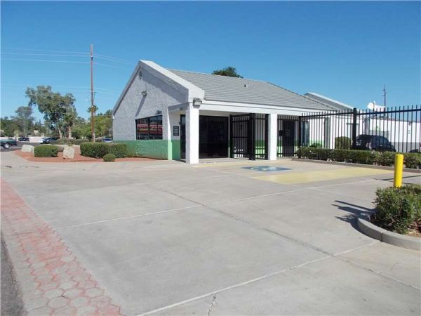 Extra Space Storage - 0822 - Phoenix - N 32nd St - 10815 North 32nd Street