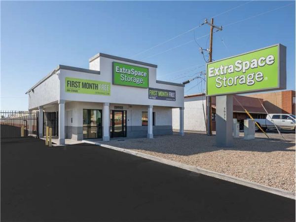 Extra Space Storage - 8249 - Phoenix - N 19th Ave - 10250 North 19th Avenue