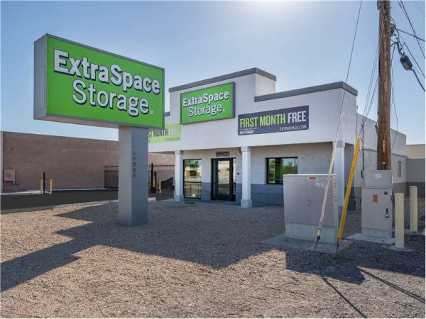Extra Space Storage - 8249 - Phoenix - N 19th Ave - 10250 North 19th Avenue