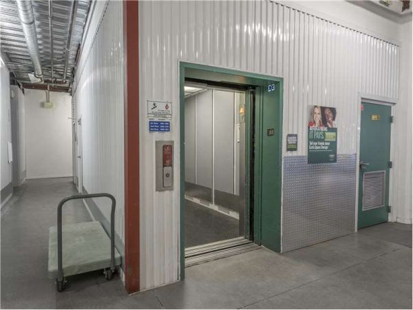 Extra Space Storage - 1461 - Burlingame - Rollins Rd - 1280 Rollins Road