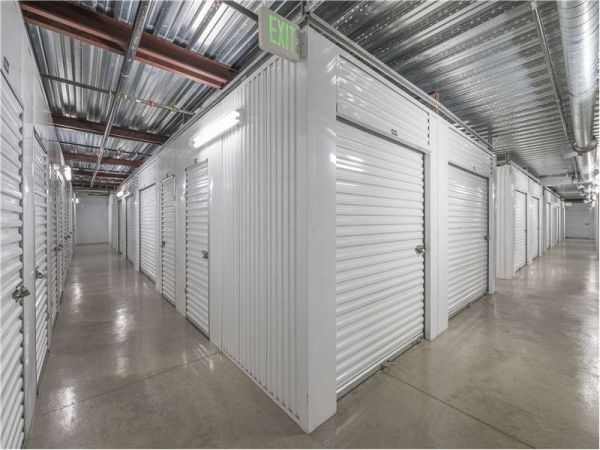 Extra Space Storage - 1461 - Burlingame - Rollins Rd - 1280 Rollins Road