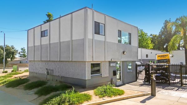 Extra Space Storage - 1475 - Claremont - W Arrow Hwy - 525 West Arrow Highway