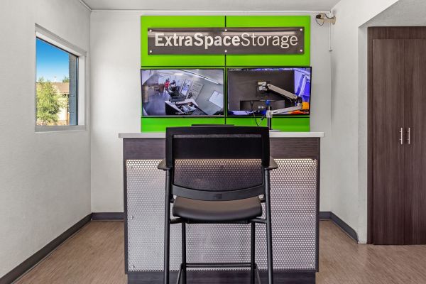 Extra Space Storage - 1475 - Claremont - W Arrow Hwy - 525 West Arrow Highway
