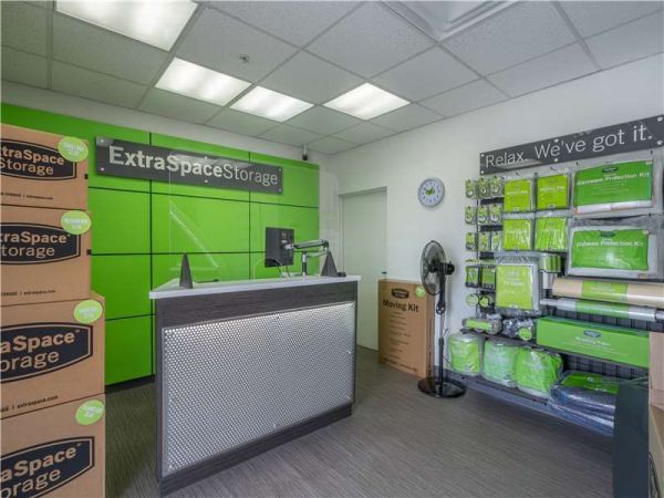 Extra Space Storage - 1478 - Fontana - 14750 Foothill Blvd - 14750 Foothill Boulevard