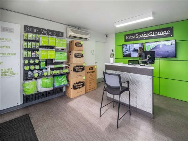 Extra Space Storage - 1484 - Paramount - Lakewood Blvd - 15125 Lakewood Boulevard