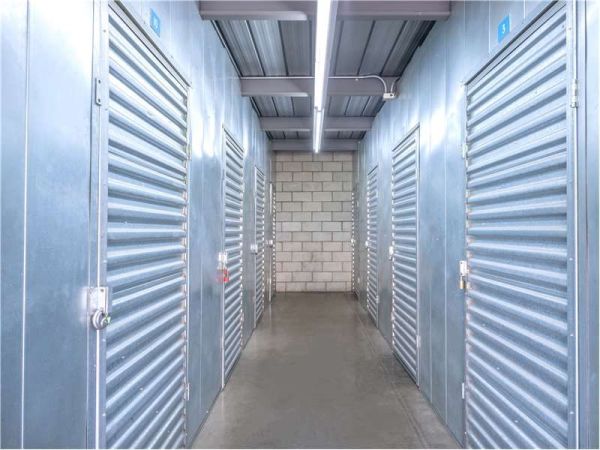 Extra Space Storage - 8334 - Hesperia - Main St - 17108 Main Street