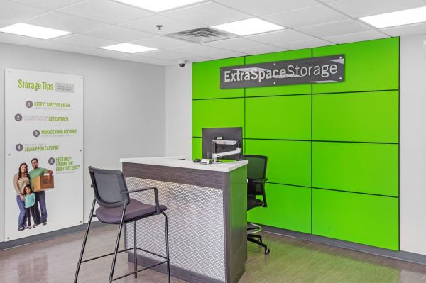 Extra Space Storage - 8348 - Montville - Changebridge Rd - 5 Changebridge Road