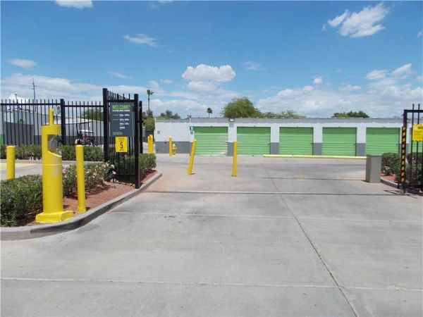 ESS - Phoenix - N 32nd St - 10815 North 32nd Street