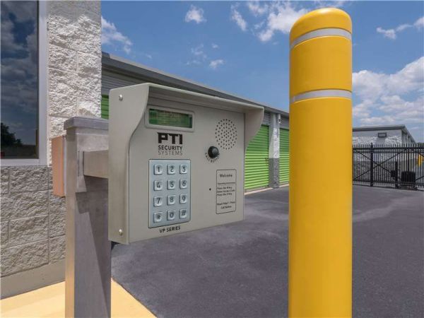 Extra Space Storage - 1748 - Lexington - St Peters Church Rd - 890 Saint Peters Road