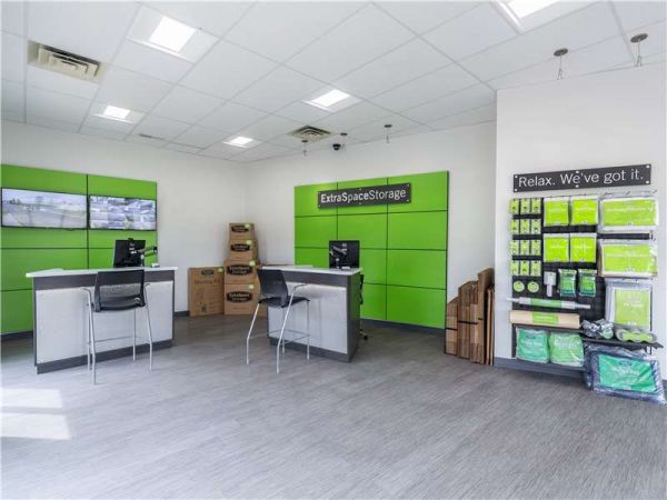 Extra Space Storage - 8611 - Indianapolis - Georgetown Road - 8040 Georgetown Road