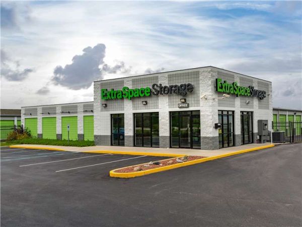 Extra Space Storage - 8611 - Indianapolis - Georgetown Road - 8040 Georgetown Road