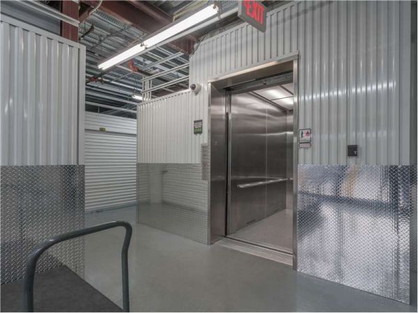 Extra Space Storage - 1789 - Jacksonville - Girvin Rd - 100 Girvin Road