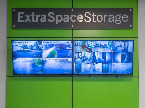 Extra Space Storage - 1789 - Jacksonville - Girvin Rd - 100 Girvin Road
