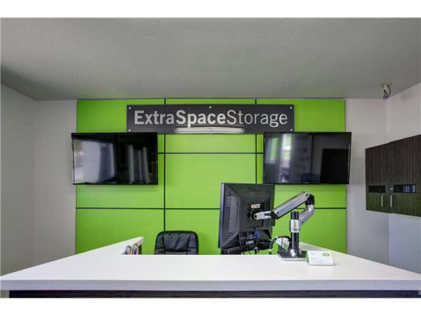 ESS - Long Beach - E Artesia Blvd - 194 East Artesia Boulevard