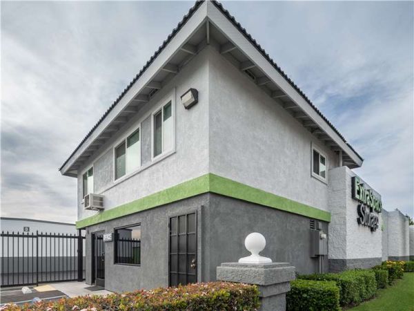 ESS - Paramount - Lakewood Blvd - 15125 Lakewood Boulevard