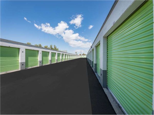 ESS - Tempe - W Broadway Rd - 1135 West Broadway Road