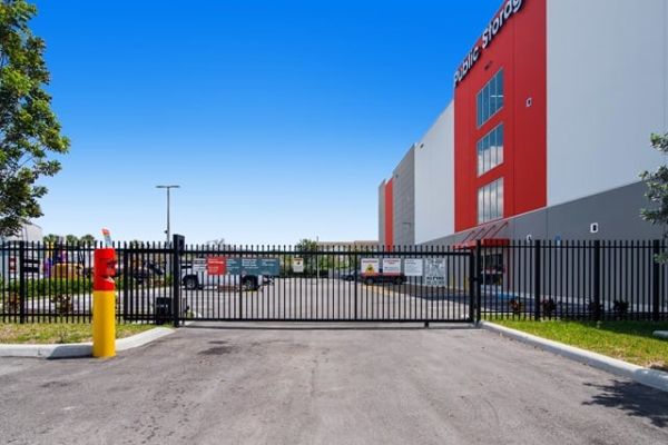 Public Storage - miami - 16001 SW 117th Ave - 16001 SW 117th Ave