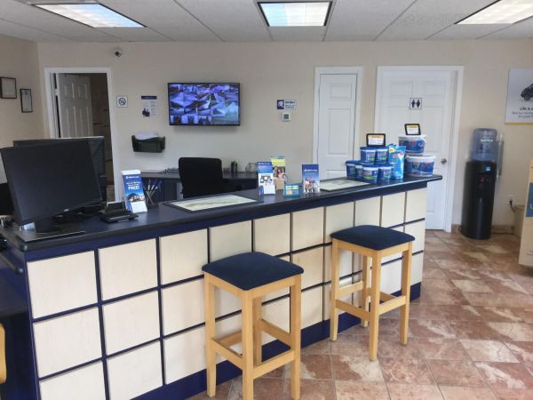 Extra Space Storage - 3031 - Mableton - Veterans Memorial Hwy - 720 Veterans Memorial Highway Southwest