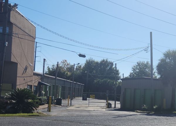 Extra Space Storage - 3037 - Pensacola - Fairfield Dr - 195 East Fairfield Drive