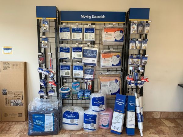 Extra Space Storage - 3046 - Birmingham - Center Point Pkwy - 2630 Center Point Parkway