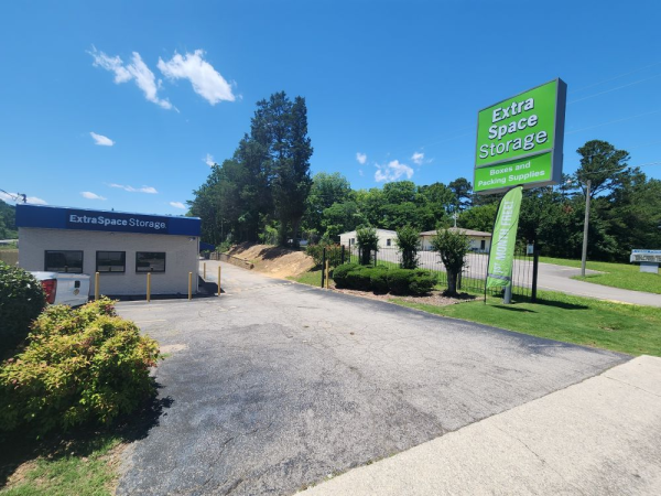 Extra Space Storage - 3046 - Birmingham - Center Point Pkwy - 2630 Center Point Parkway