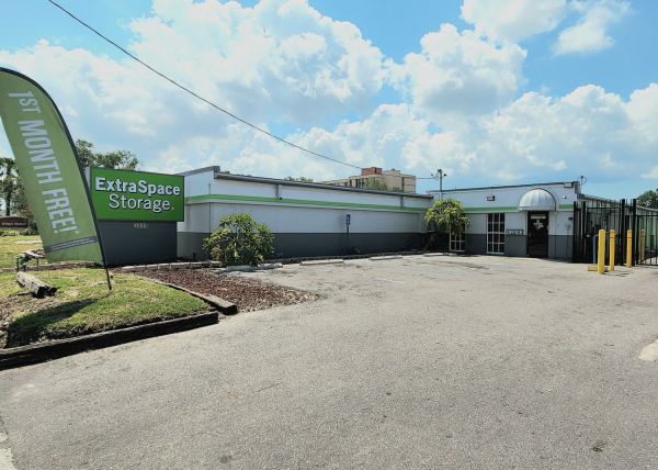 Extra Space Storage - 3053 - Tampa - Columbus Dr - 3000 West Columbus Drive