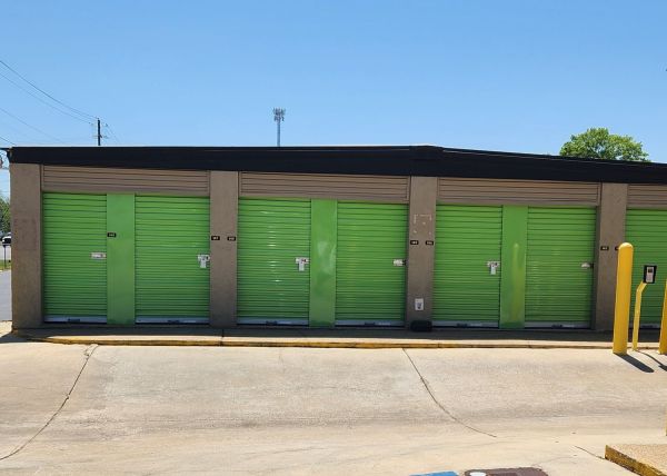 Extra Space Storage - 3073 - Montgomery - Coliseum Blvd - 1201 Coliseum Boulevard