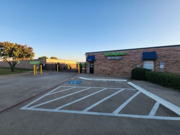 Extra Space Storage - 3142 - Euless - Euless Blvd - 1151 West Euless Boulevard