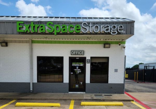 Extra Space Storage - 3156 - Cedar Hill - Clark Road - 150 North Clark Road