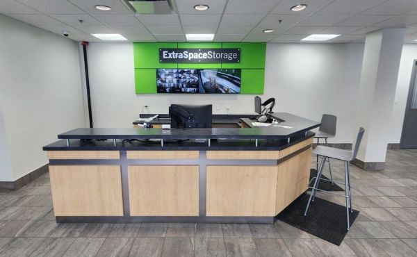 Extra Space Storage - 3166 - Dracut - Pleasant Street - 73 Pleasant Street