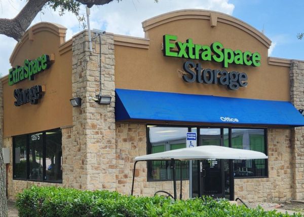 Extra Space Storage - 3227 - Dallas - Goldmark Dr - 13575 Goldmark Drive