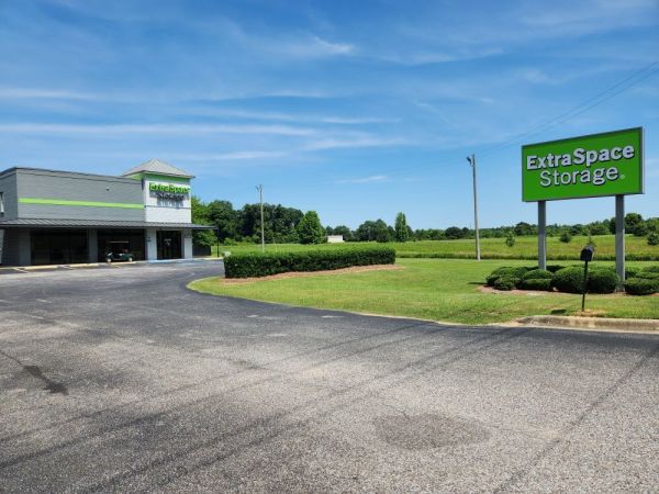 Extra Space Storage - 3268 - Montgomery - McLemore Dr. - 1925 Mclemore Drive