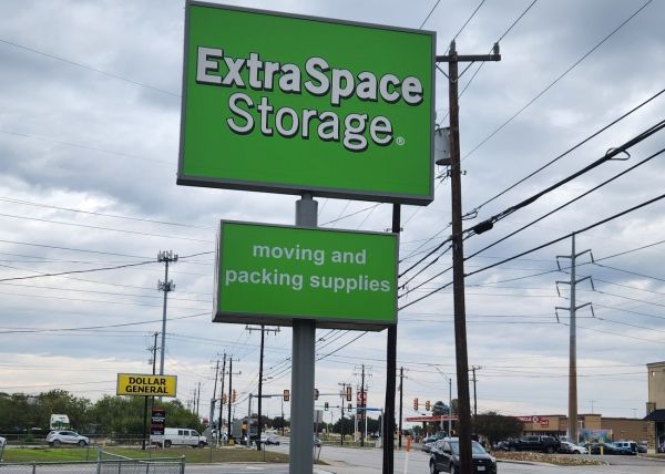 Extra Space Storage - 3269 - San Antonio - Foster Rd - 3615 North Foster Road