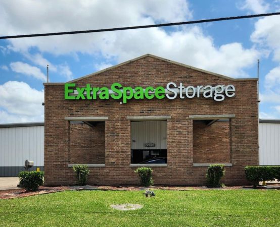 Extra Space Storage - 3270 - Beaumont - Major Dr. - 1655 South Major Drive