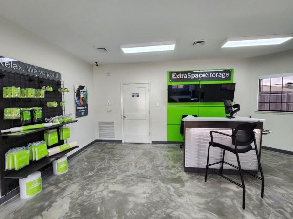 Extra Space Storage - 3288 - Houston - 7610 Highway 6 - 7550 Highway 6 North