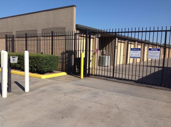 Extra Space Storage - 3291 - Houston - Little York Rd - 13300 West Little York Road