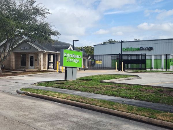 Extra Space Storage - 3297 - Houston - Silverado Drive - 1435 Silverado Drive